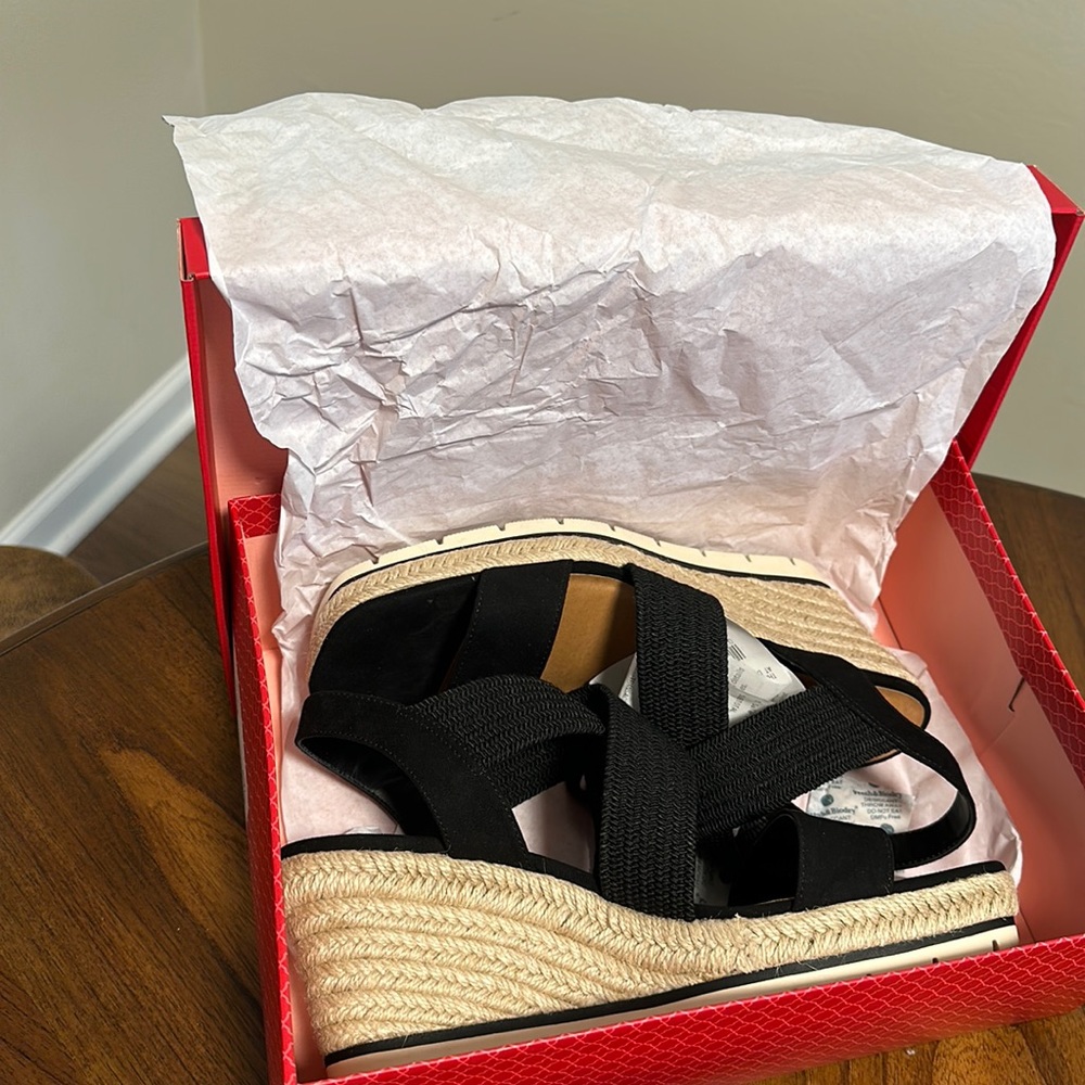 Black Wedges